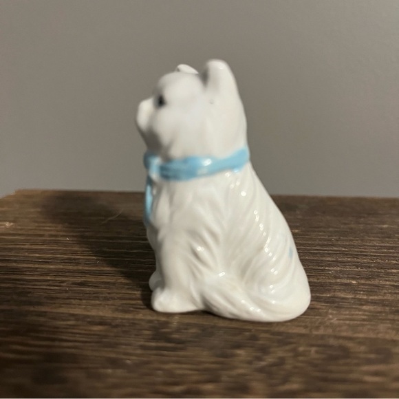 Vintage kitty cat salt shaker. - Picture 2 of 8